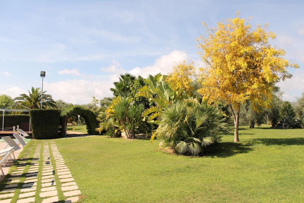 Valle Di Mare Country Resort ฟอนตาเน บีอานเก ภายนอก รูปภาพ